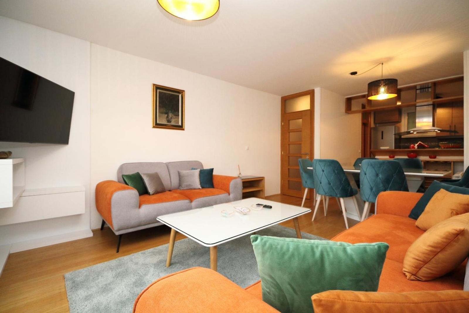 Franca A2-Parking Garage Apartment Sarajevo Bagian luar foto